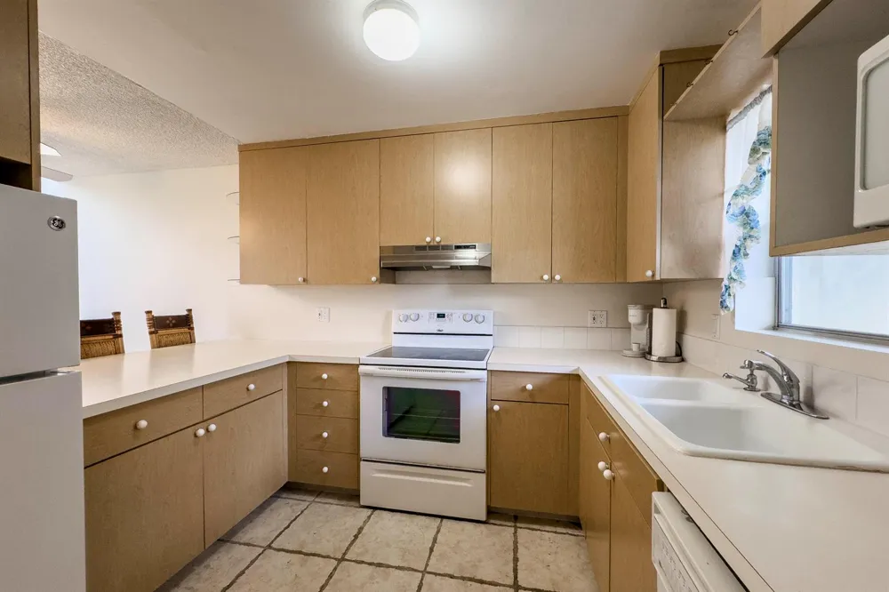 2540 Boundbrook Boulevard #204 Palm Springs, FL 33406