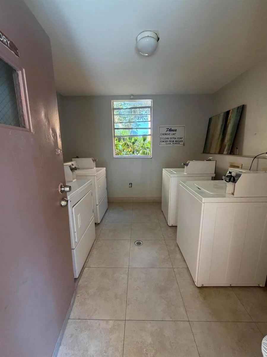 4304 NW 9th Ave #2-3B Deerfield Beach, FL 33064