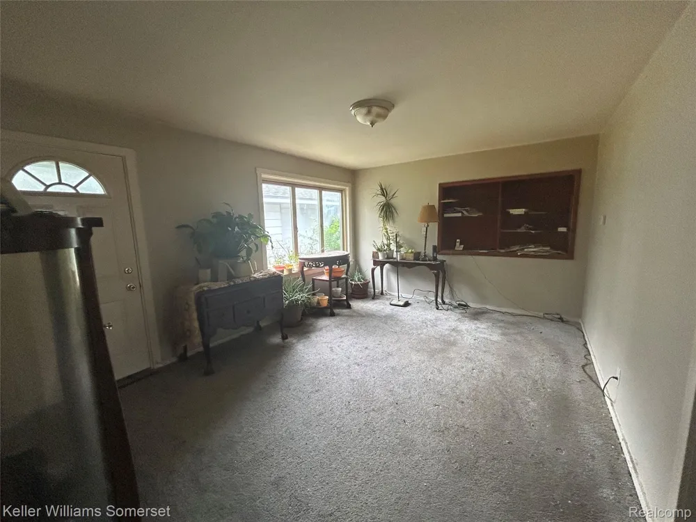 33809 Calumet Court Westland City, MI 48186