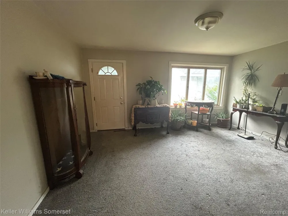 33809 Calumet Court Westland City, MI 48186