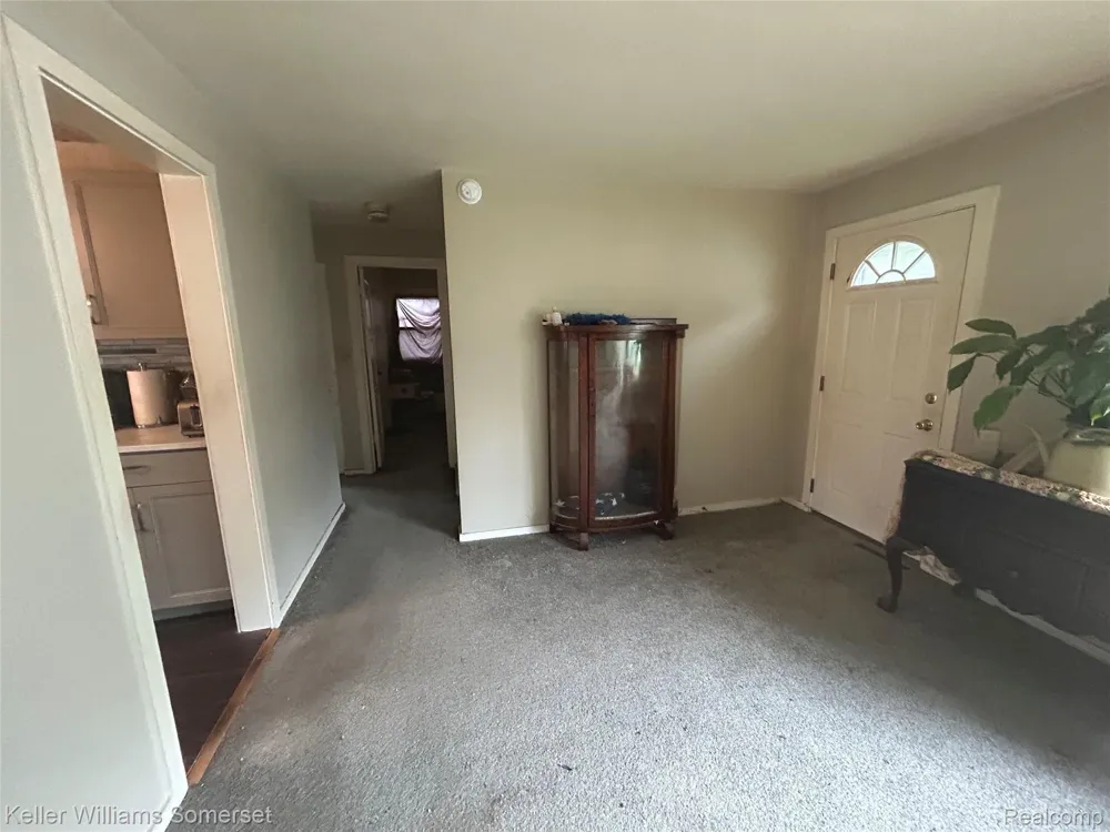 33809 Calumet Court Westland City, MI 48186