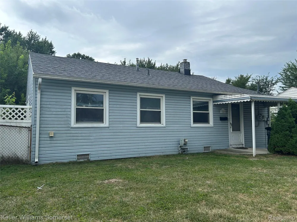 33809 Calumet Court Westland City, MI 48186