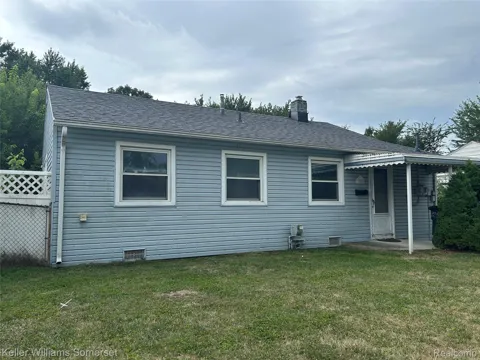 33809 Calumet Court