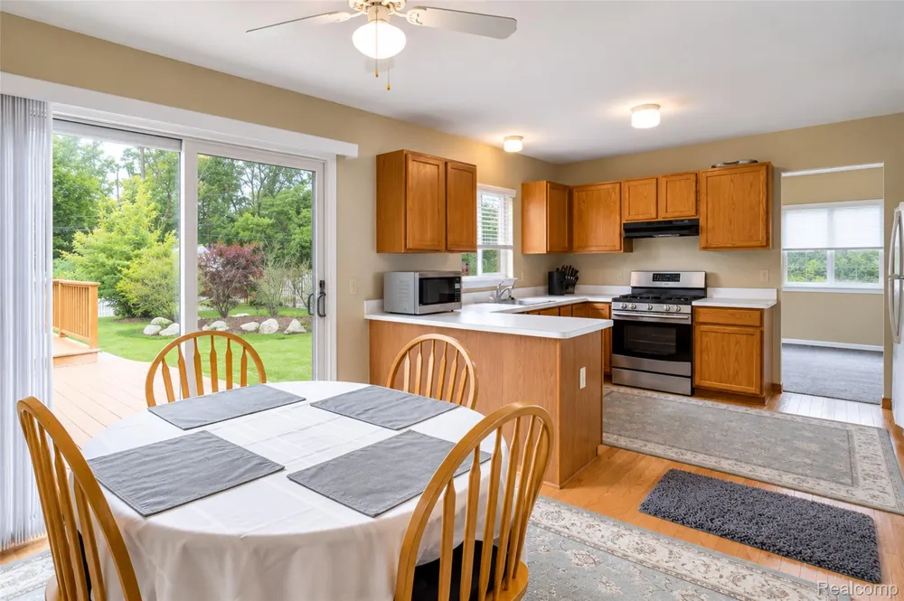 41585 Cherry Hill Road Canton Charter Township, MI 48188