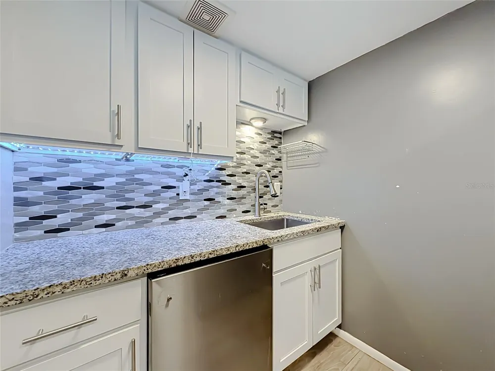 131 WATER FRONT WAY #220 Altamonte Springs, FL 32701