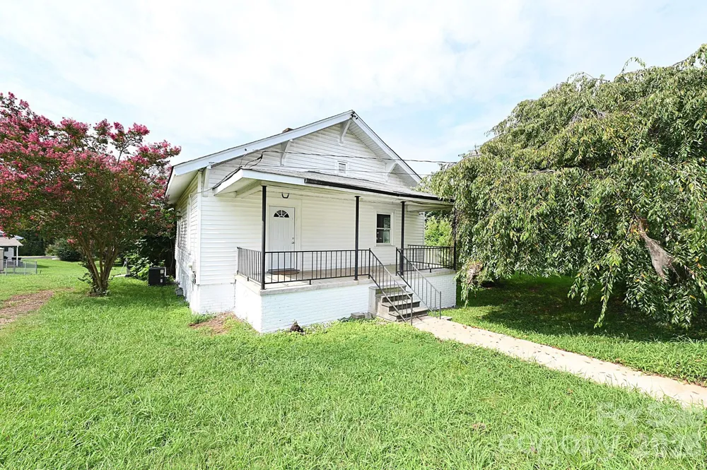 1632 C AVENUE SE Hickory, NC 28602