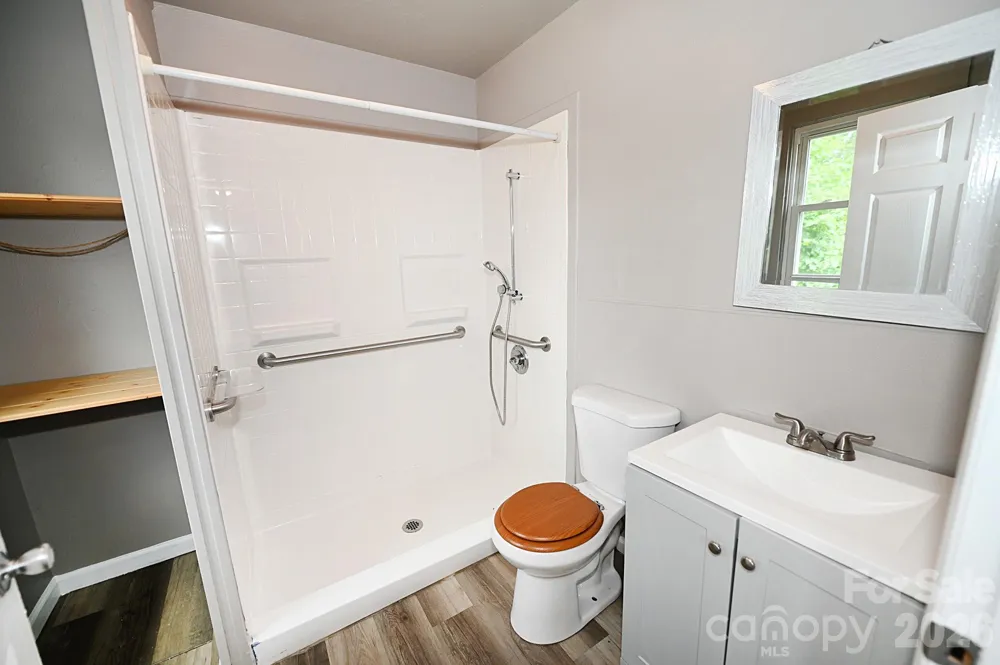 1632 C AVENUE SE Hickory, NC 28602