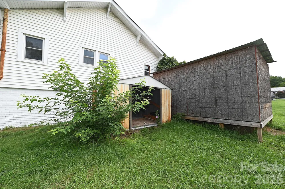 1632 C AVENUE SE Hickory, NC 28602