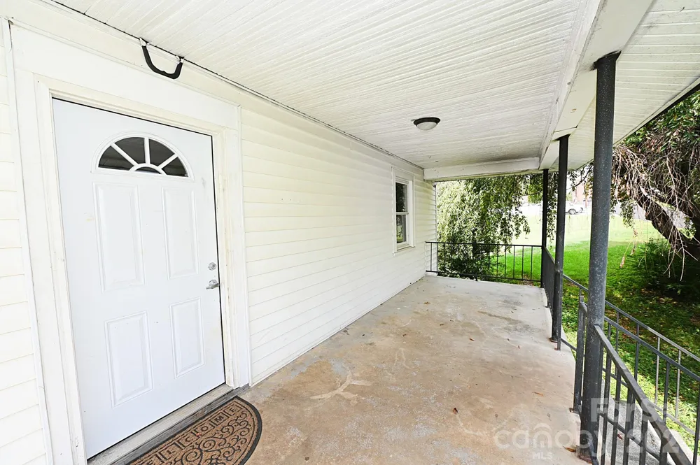 1632 C AVENUE SE Hickory, NC 28602