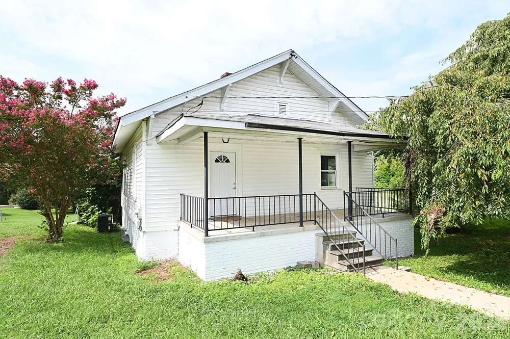 1632 C AVENUE SE Hickory, NC 28602