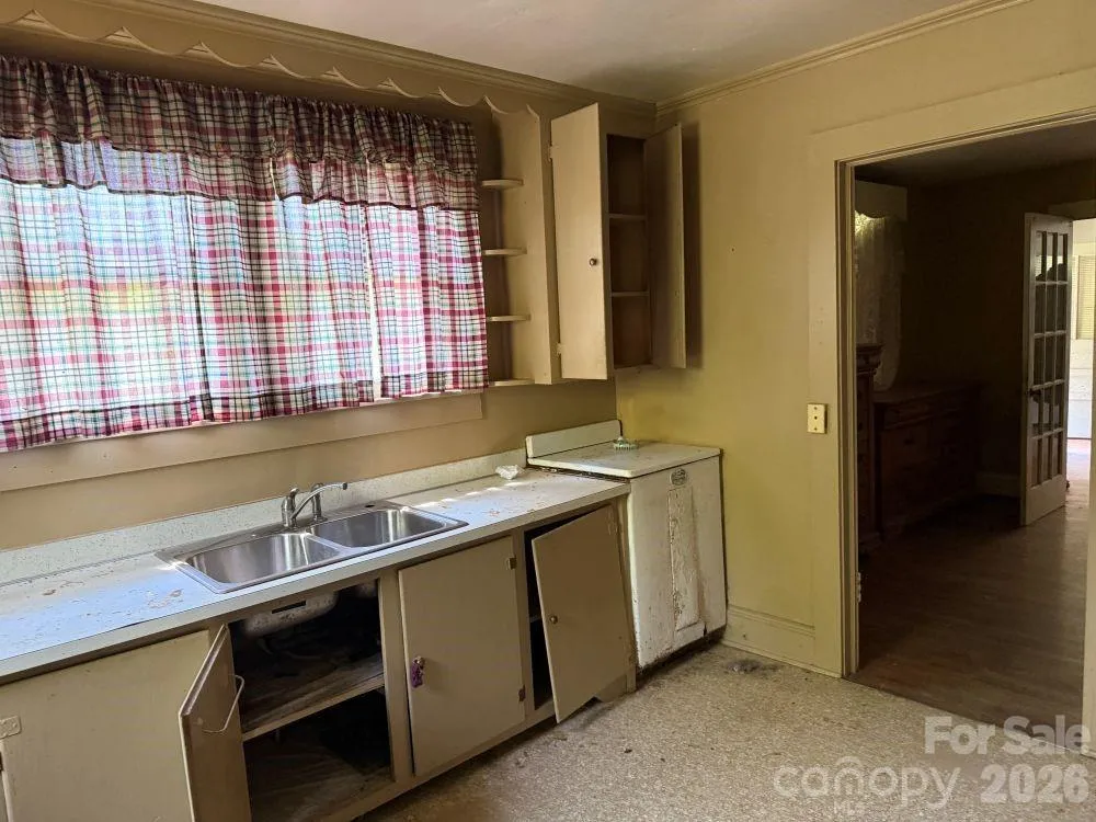 1710 STOKES FERRY ROAD Salisbury, NC 28144