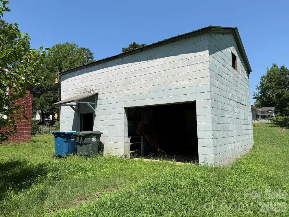 1710 STOKES FERRY ROAD Salisbury, NC 28144