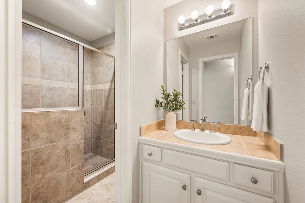 4472 Donegal Drive Frisco, TX 75034