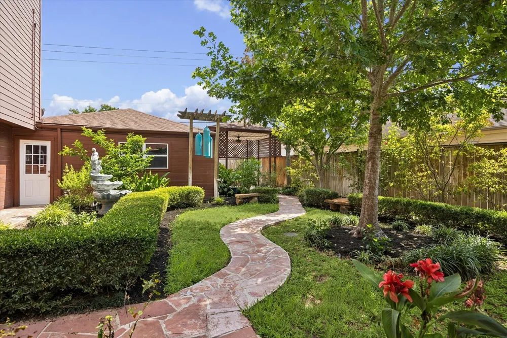 11523 Highgrove Drive Houston, TX 77077