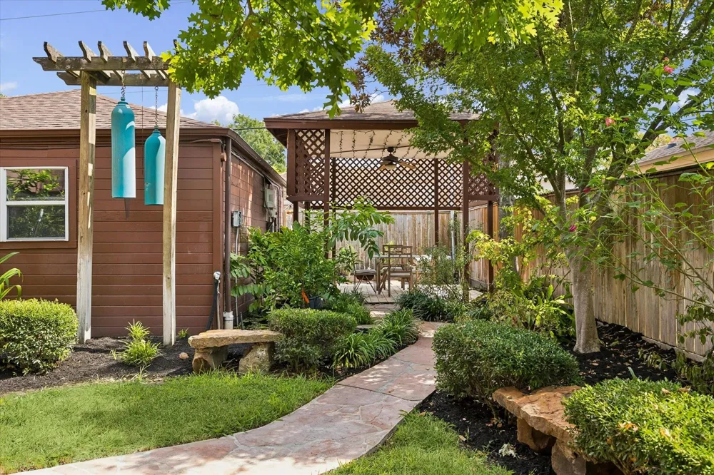 11523 Highgrove Drive Houston, TX 77077