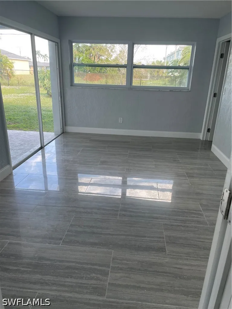 SESAME COURT Cape Coral, FL 33904
