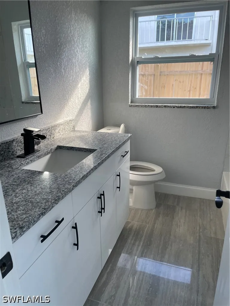SESAME COURT Cape Coral, FL 33904