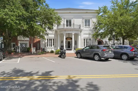 15 Chinquapin Road