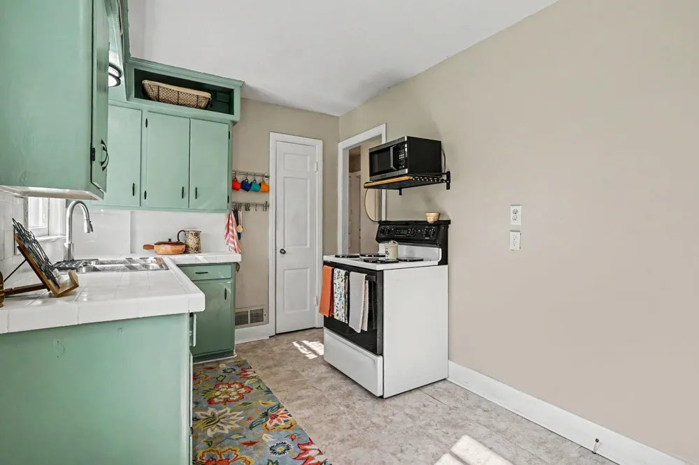 3002 Dawes Road Muskegon, MI 49441