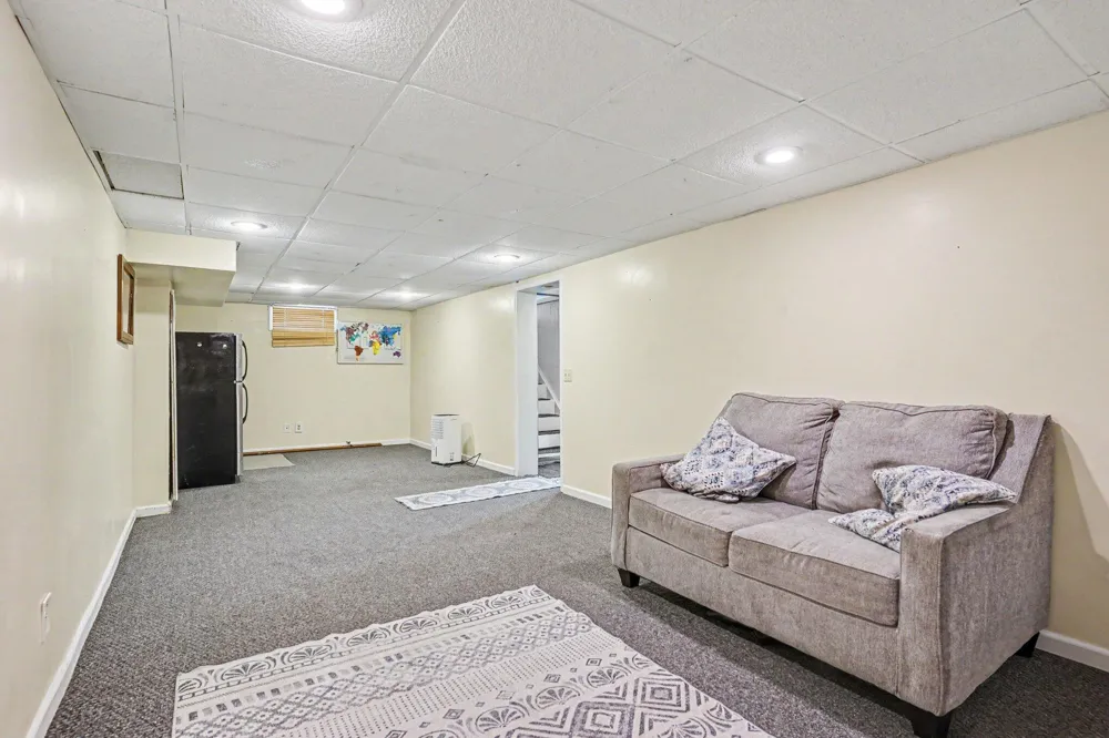 3002 Dawes Road Muskegon, MI 49441