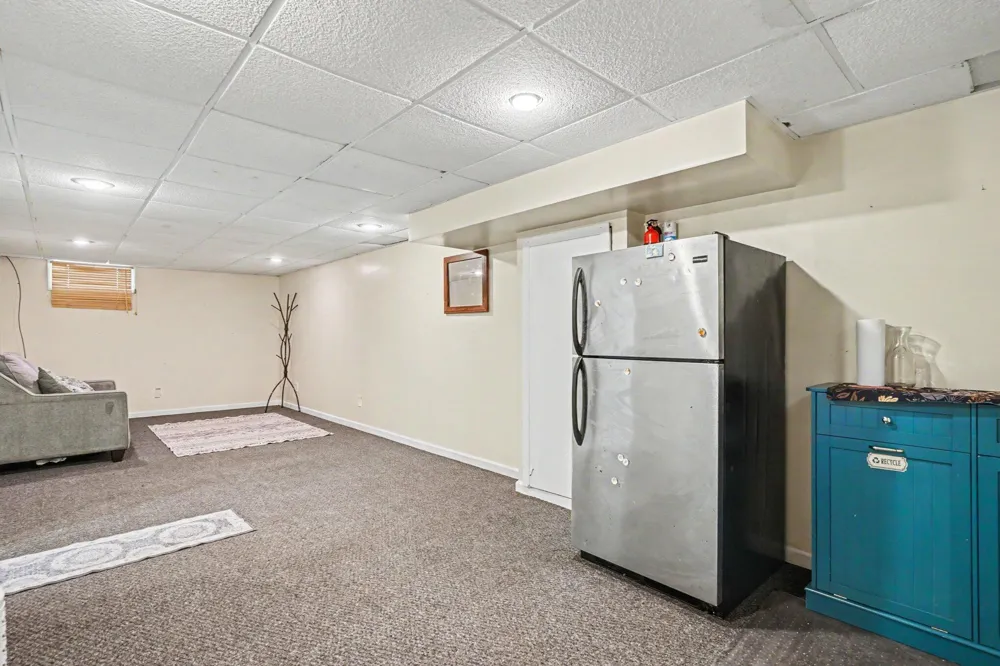 3002 Dawes Road Muskegon, MI 49441