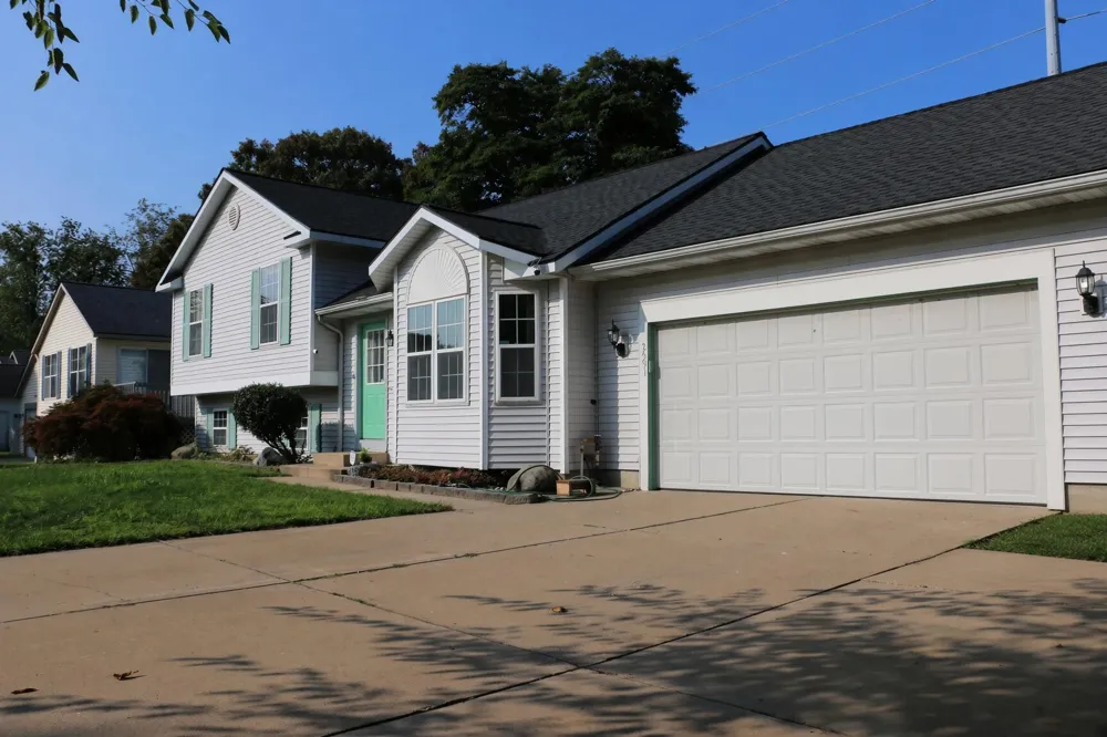 2591 W Pine Lane Holland, MI 49424