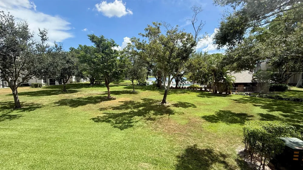 9480 Poinciana Place #201 Davie, FL 33324