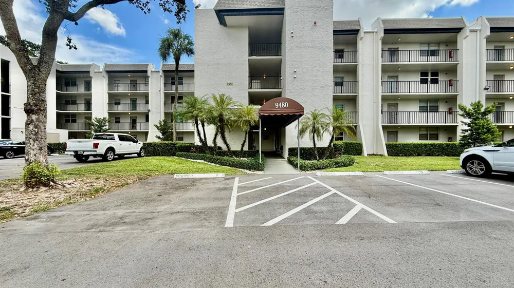9480 Poinciana Place #201 Davie, FL 33324