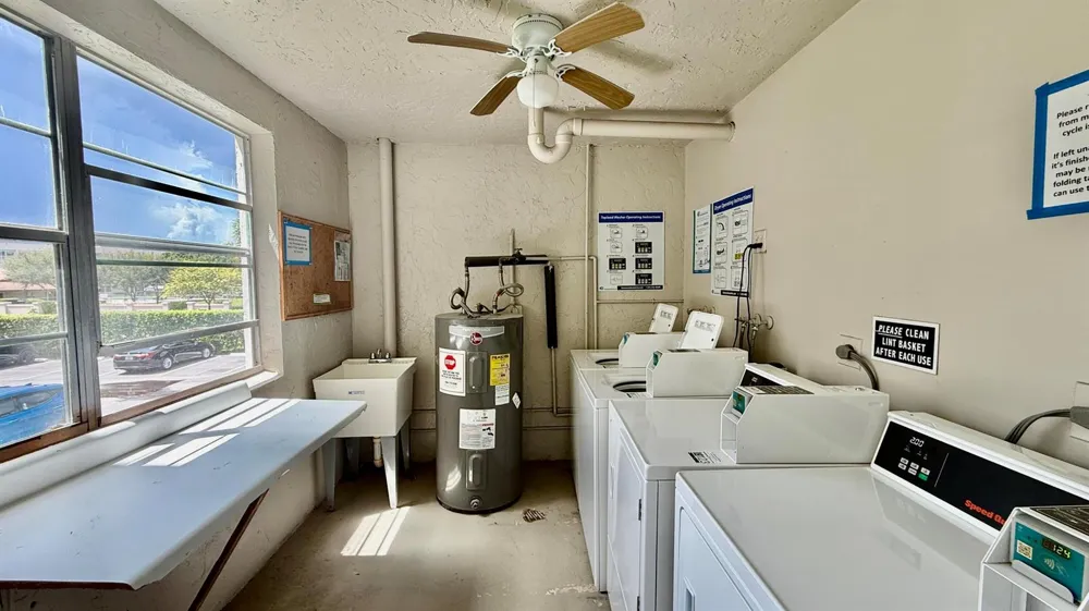 9480 Poinciana Place #201 Davie, FL 33324