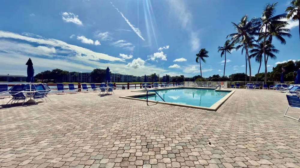 9480 Poinciana Place #201 Davie, FL 33324