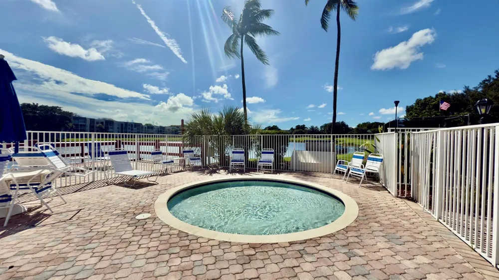 9480 Poinciana Place #201 Davie, FL 33324