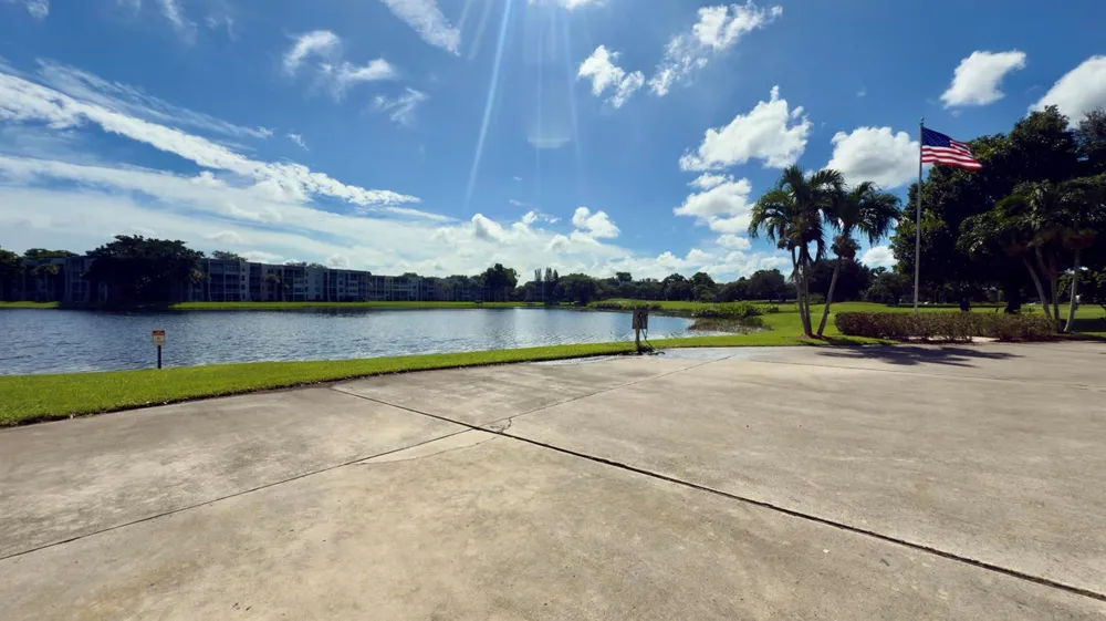 9480 Poinciana Place #201 Davie, FL 33324