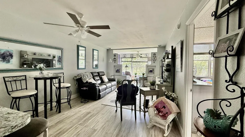 9480 Poinciana Place #201 Davie, FL 33324