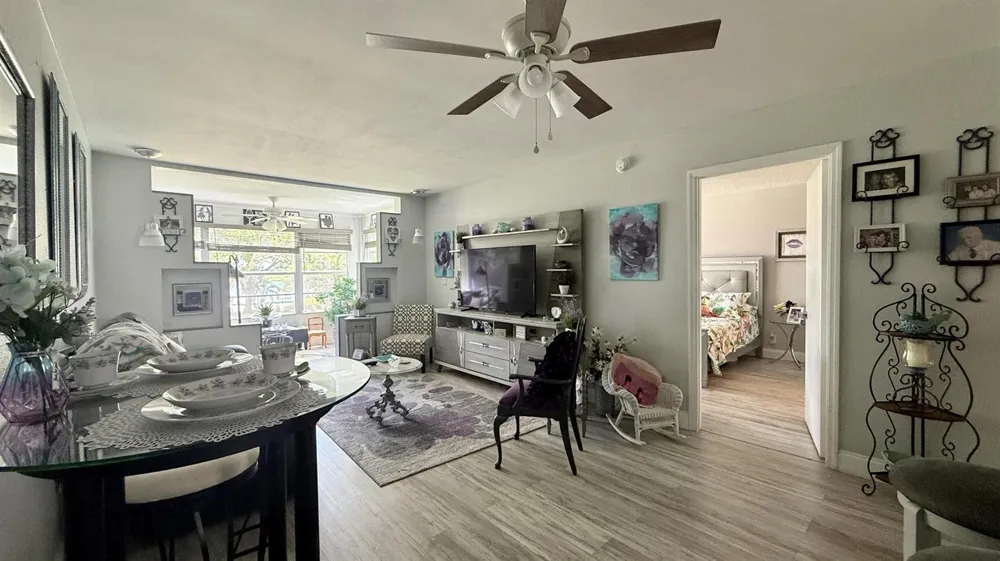 9480 Poinciana Place #201 Davie, FL 33324