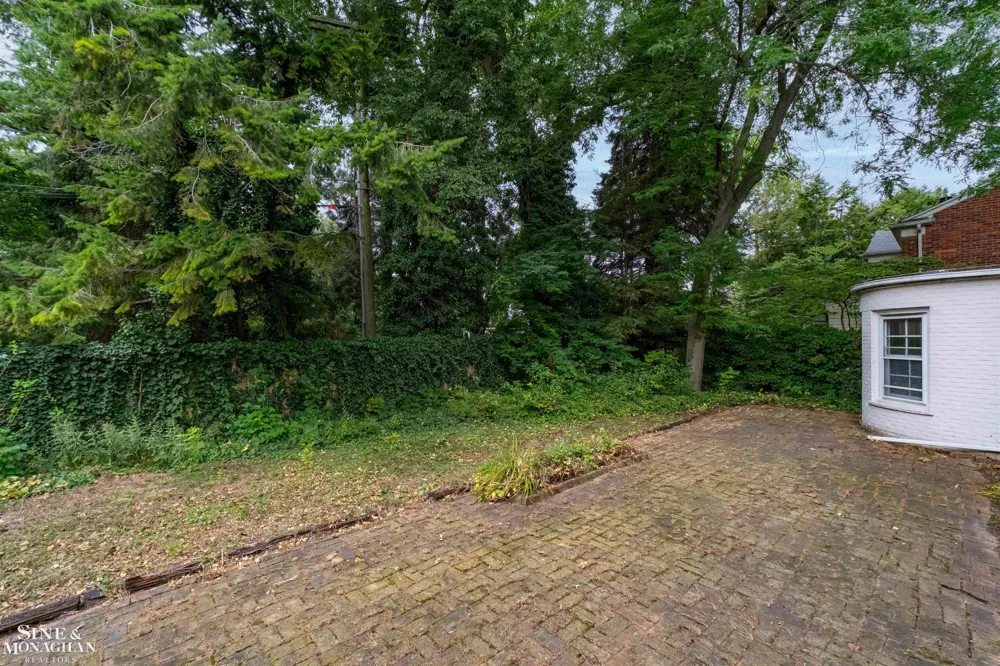 41 Beacon Hill Road Grosse Pointe Farms City, MI 48236