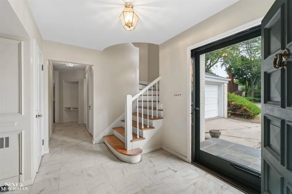 41 Beacon Hill Road Grosse Pointe Farms City, MI 48236
