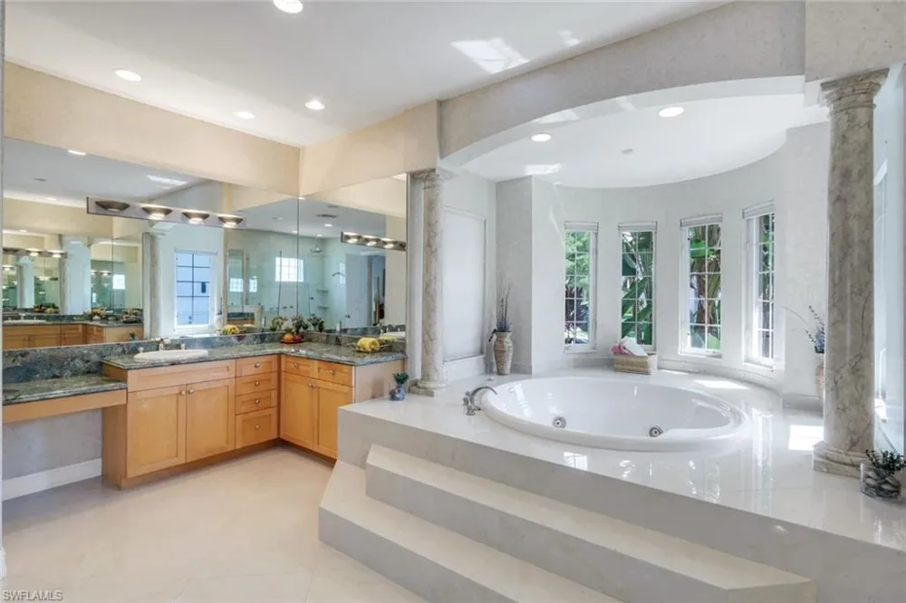 1658 McIlvaine Court Marco Island, FL 34145
