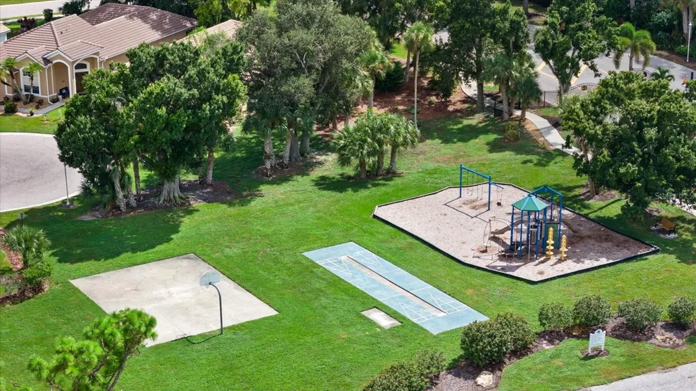 324 LANGHOLM DRIVE Venice, FL 34293