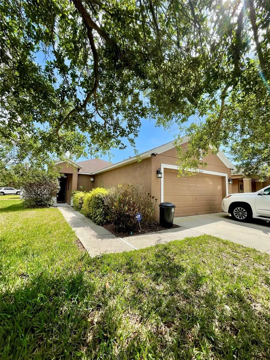 8227 MIDNIGHT SUN COURT Riverview, FL 33578