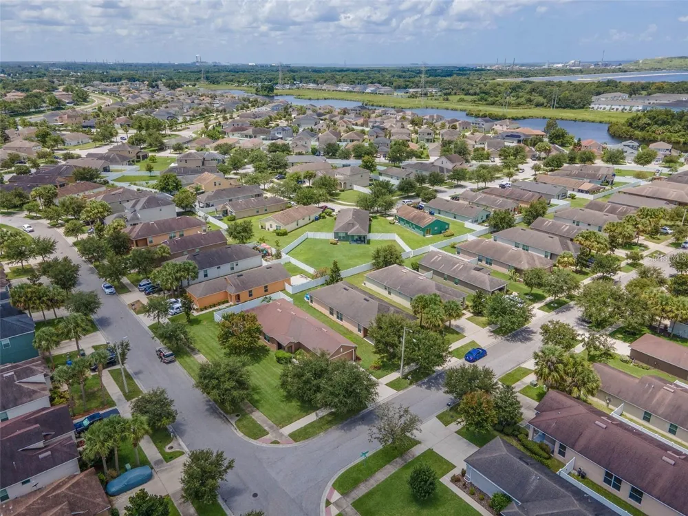 8227 MIDNIGHT SUN COURT Riverview, FL 33578