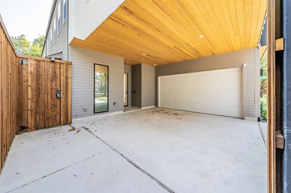822 Duluth Street Dallas, TX 75212