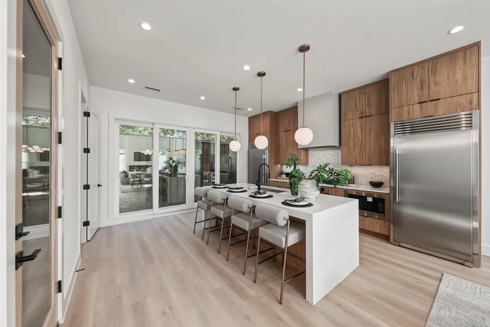 822 Duluth Street Dallas, TX 75212