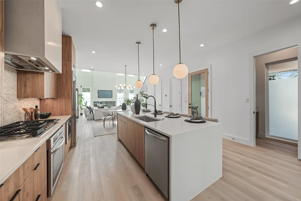 822 Duluth Street Dallas, TX 75212