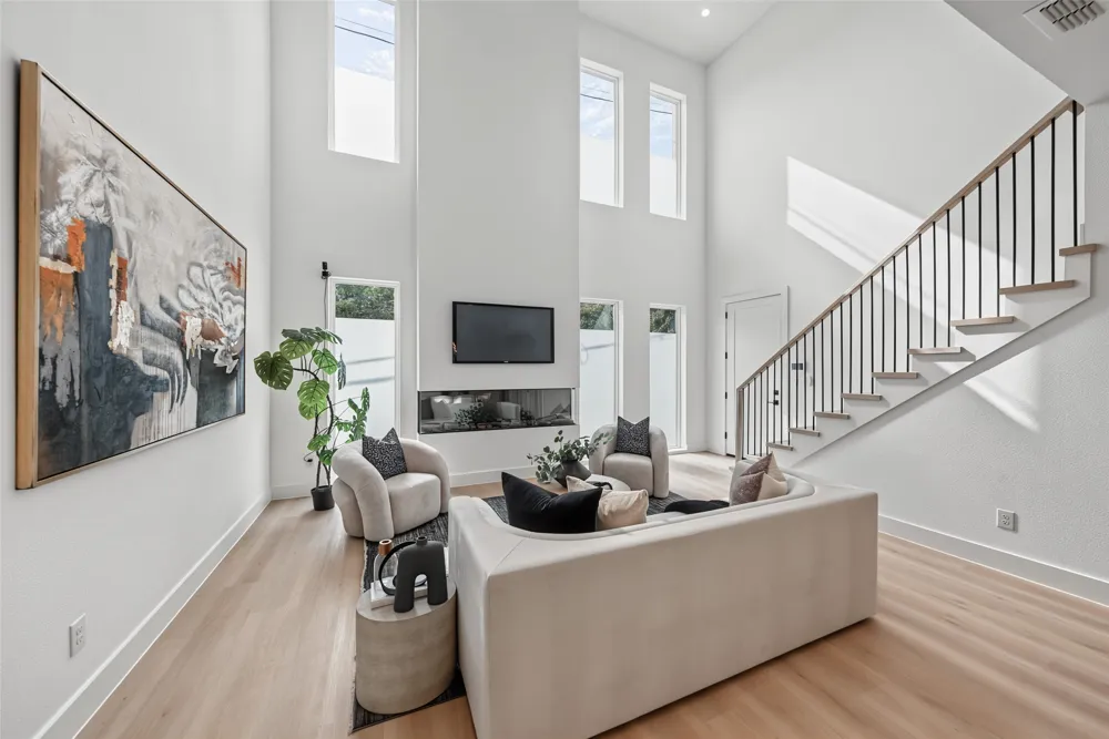 822 Duluth Street Dallas, TX 75212