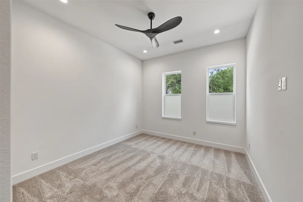 822 Duluth Street Dallas, TX 75212