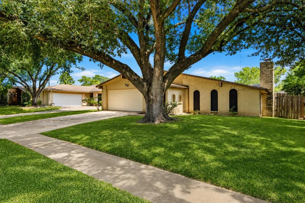 3307 Meadowview Drive Missouri City, TX 77459