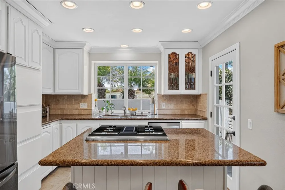 1737 Catalina Seal Beach, CA 90740
