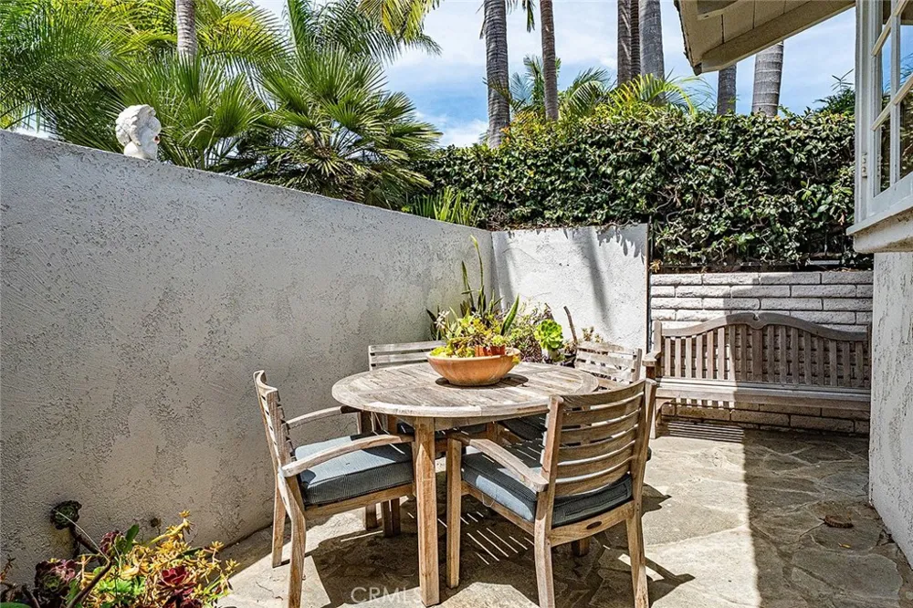 1737 Catalina Seal Beach, CA 90740