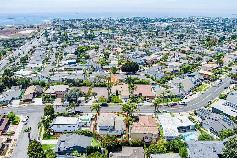 1737 Catalina Seal Beach, CA 90740
