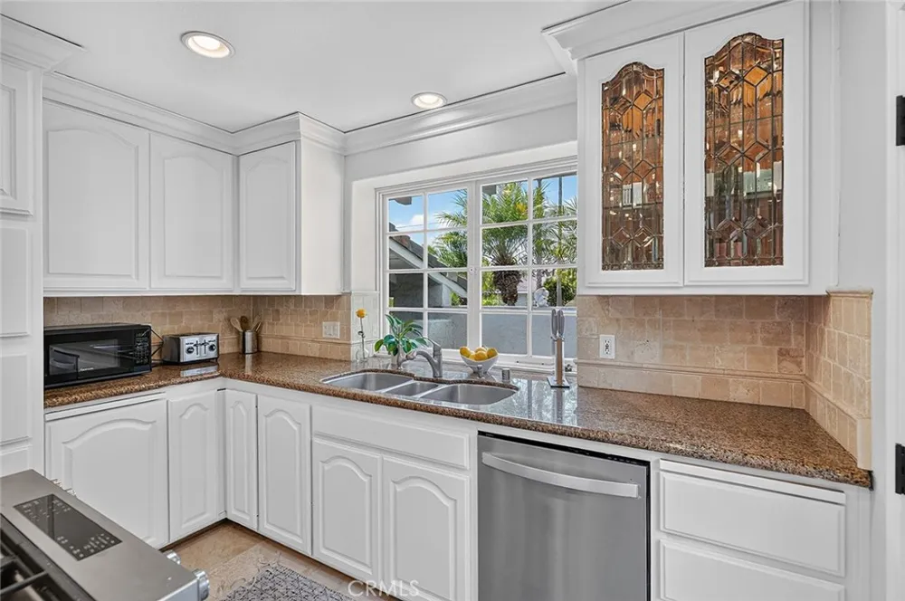 1737 Catalina Seal Beach, CA 90740